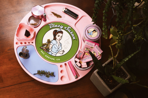 El Marie Kondo de la Marihuana: Un Militar, un Caos Post-Porro y el Imperio Rosa que Nadie Vio Venir