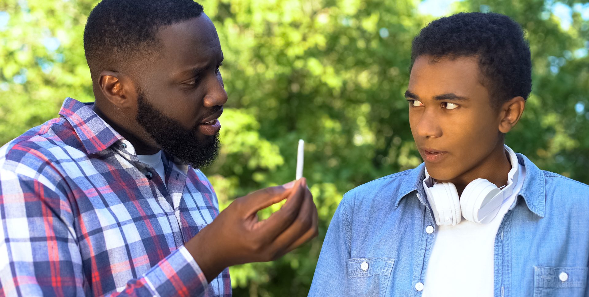 ¿Cómo le Dijiste a Tus Padres que Fumabas Marihuana? Habla la Comunidad de High Times