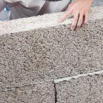 Hempcrete: El ‘Hormigón de Cáñamo’ que Mueve un Mercado Multimillonario en Construcción Global