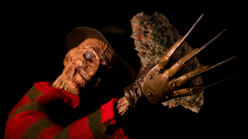 El Sueño Detrás del Humo: ¿Tenemos Más Pesadillas Cuando Dejamos el Porro?