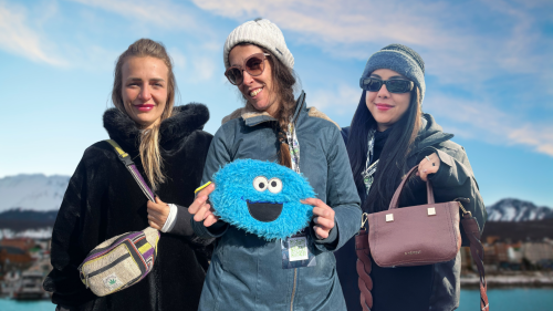 ¿Qué Llevan las Chicas Fumetas en el Bolso? Estamos Aquí, Estamos High ¿Qué Llevan las Chicas Fumetas en el Bolso? Estamos Aquí, Estamos High