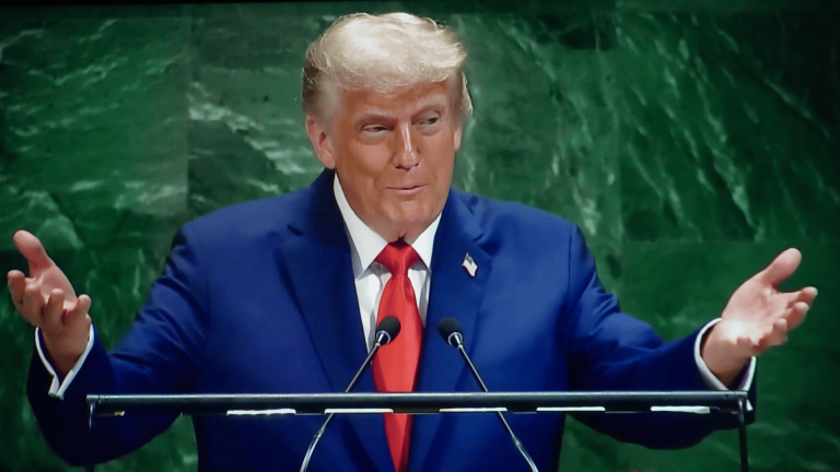 Dicen que Trump Reclasificará el Cannabis Esta Tarde