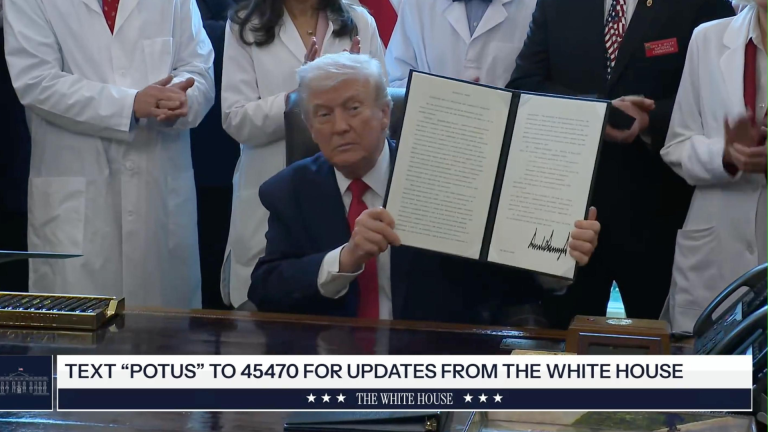 EEUU: Es Oficial, Trump Ordenó Reclasificar la Marihuana (Pero Ojo, Hay una Trampa)