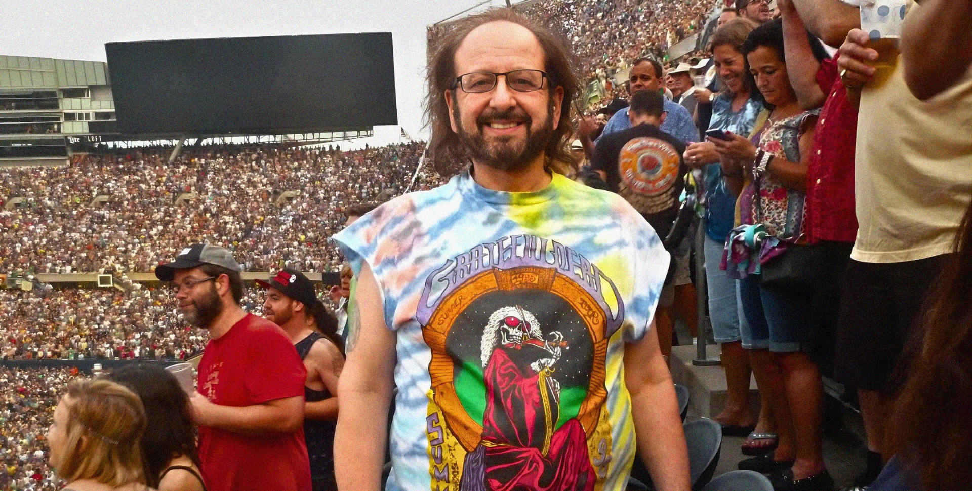 Tiene 72 Años, Fue a 24.000 Conciertos y la Marihuana Es su Combustible: Conoce a Concert Joe